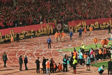 الأهلي يعلن.. كاف يمنع حضور جماهير الفريق مباراتين وغرامة مالية